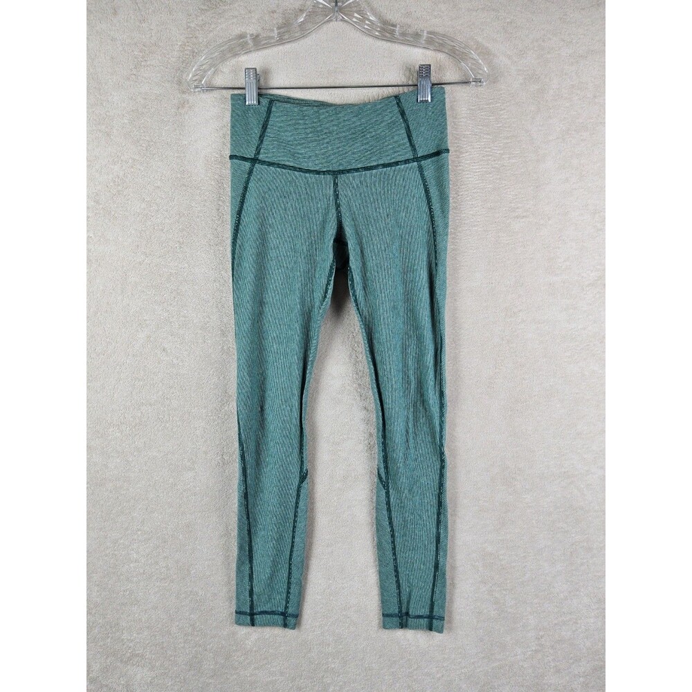 Lululemon Women’s Cropped Athletic Leggings Size 4
